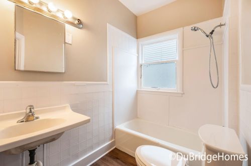 946 Tamarack Ave, Grand Rapids MI 49504-4371 exterior