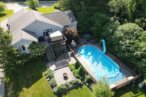 1551 Leffingwell Ave, Grand Rapids MI 49525-4530 exterior