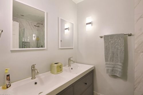 2335 50 Ter, Naples FL 34116-6944 exterior