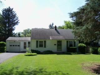 15 Meadow View Dr, Penfield, NY 14526-2505