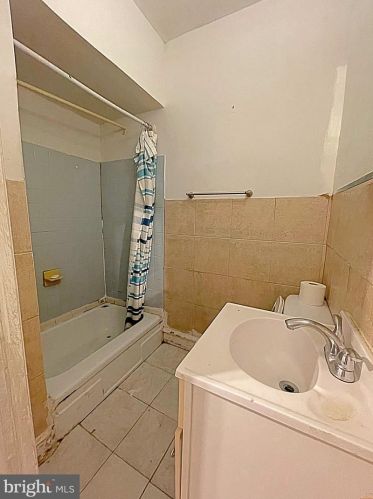 1839 68 St, Philadelphia PA 19142-1322 exterior