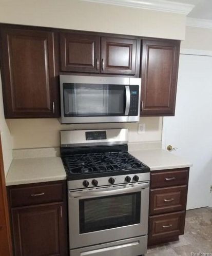 4912 Weddell St, Dearborn Heights MI  48125-3036 exterior