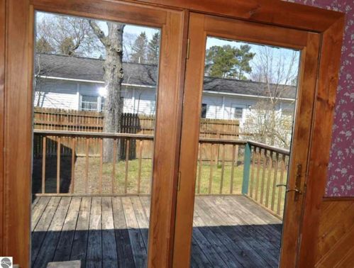 208 Lincoln St, Kalkaska MI 49646-9441 exterior