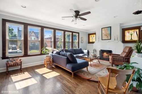 9813 Hoyne Ave, Chicago IL  60643-1728 exterior