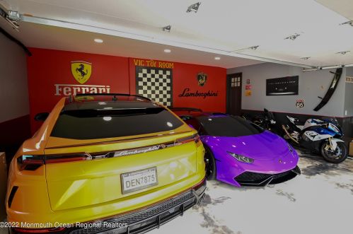 3 Arlene Dr, West Long Branch NJ 07764-1153 exterior