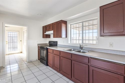 2502 58 Ln, Phoenix AZ 85035-1733 exterior