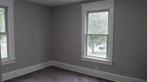 272 Connecticut Ave, Springfield MA  01104-1048 exterior