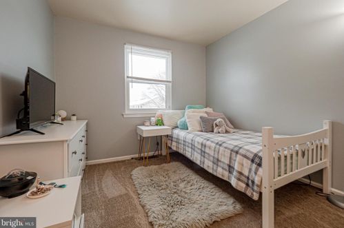 4 Orch Ct, Limerick PA 19468-2902 exterior