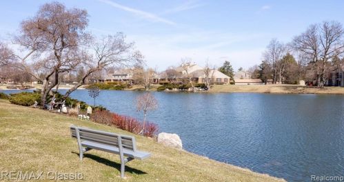 22158 Edgewater, Novi MI  48375-5014 exterior