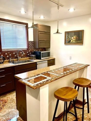 8532 Houston Ave, Chicago IL 60617-2543 exterior