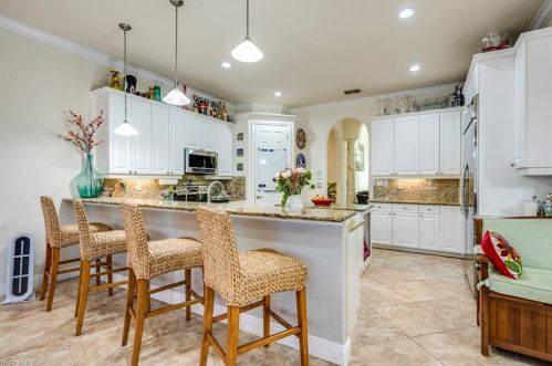 385 7 St, Naples FL 34117-2138 exterior