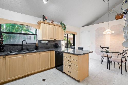 17370 Via Capri, Boca Raton FL 33496-2427 exterior