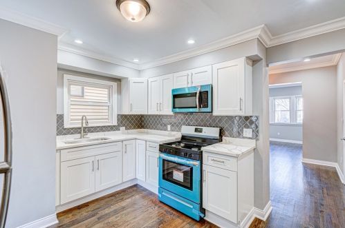 1713 Troy St, Chicago IL 60655-2027 exterior