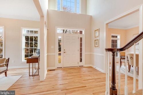 1102 Carper St, Mc Lean VA  22101-2108 exterior