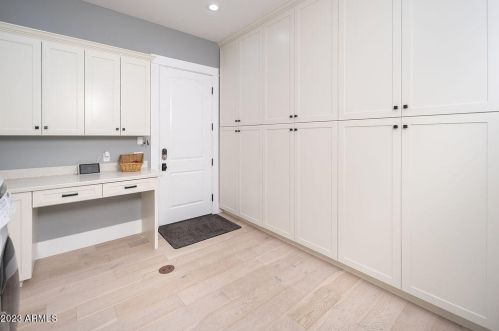 3302 51st St, Phoenix AZ  85018-6612 exterior