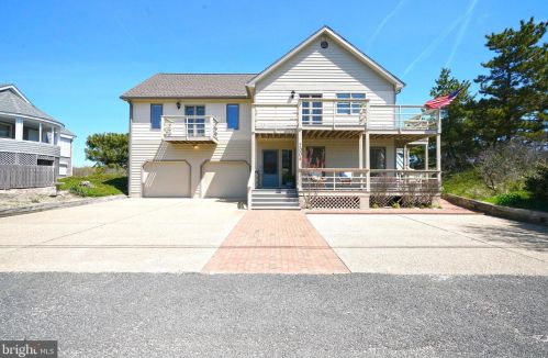 2004 Bay Ave, Lewes, DE 19958-1827