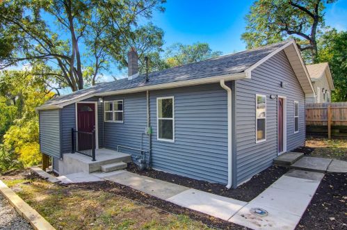 2451 Riverside Dr, Gary, IN 46405-2163