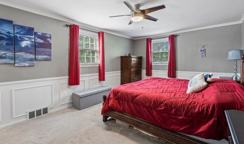 2351 Berkshire Dr, Pittsburgh PA  15241-2445 exterior