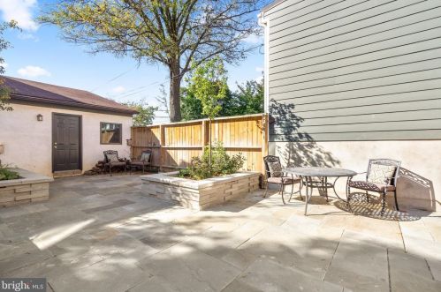 1316 T St, Washington DC 20009-4438 exterior