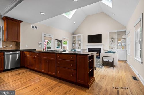 20 Governors Ln, Princeton, NJ 08540-3667