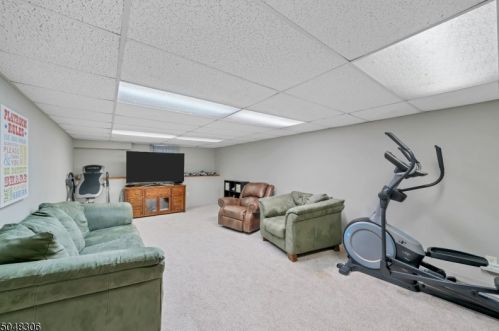 4 Seward Pl, Chester NJ 07930-2609 exterior