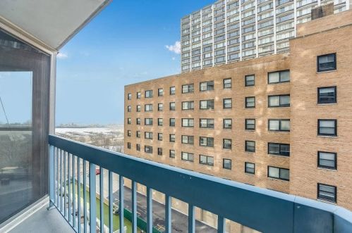 1660 Prospect Ave, Milwaukee WI 53202-2400 exterior