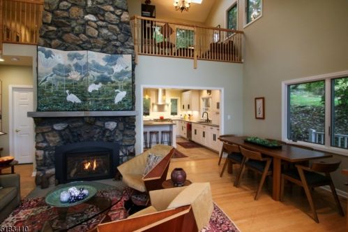 7 Elba Ave, Hopatcong NJ  07843-1807 exterior