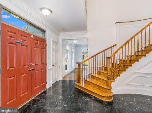 8951 Brook Rd, Mc Lean VA  22102-1534 exterior