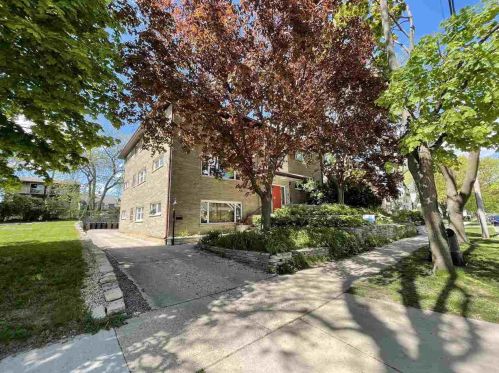 918 Dayton St, Madison WI 53715-1131 exterior