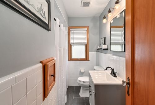 2434 85, Milwaukee WI 53226-1912 exterior