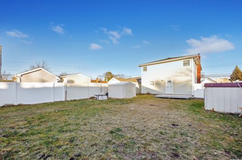 164 Belmont Ave, Babylon NY  11704-5229 exterior