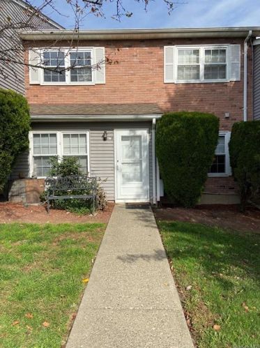 39 Jimal Dr, Middletown NY 10940-3648 exterior