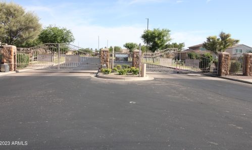 709 La Costa Dr, Chandler AZ  85249-6945 exterior