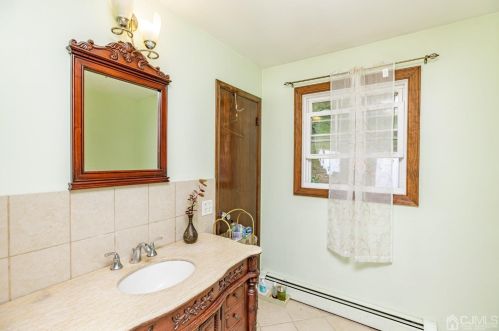 527 Rockport Rd, Hackettstown NJ 07840-5224 exterior