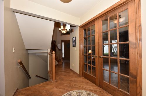 6945 Tesch Ave, Milwaukee WI 53220-2417 exterior