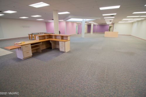 4205 Portage St, Kalamazoo MI  49001-5264 exterior