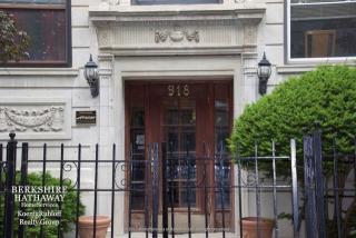 918 Winona St, Chicago, IL 60640-3238