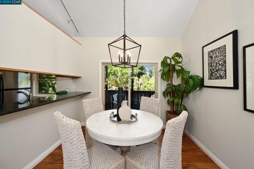 889 Camelback Pl, Concord CA 94523-1225 exterior