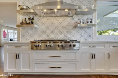 5828 3rd Ave, Phoenix AZ 85086-7201 exterior