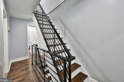 1524 Leithgow St, Philadelphia PA 19147-1514 exterior