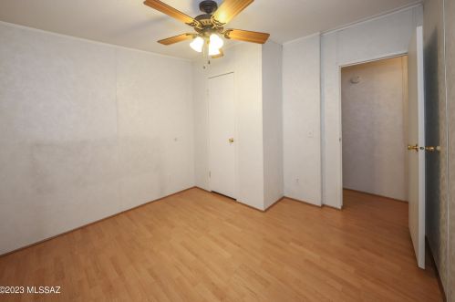 5802 Rocking Cir St, Tucson AZ 85713-6323 exterior