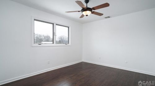 110 John St, Clark NJ 07066-1828 exterior