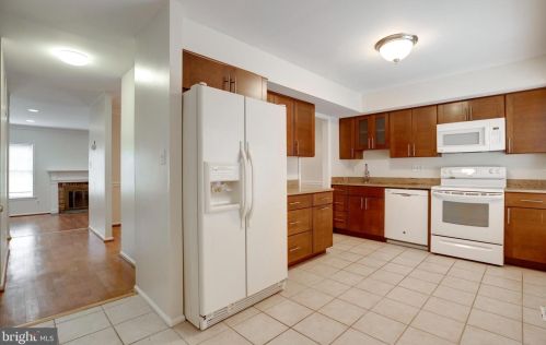 7 Grace Church Ct, Silver Spring MD  20910-2161 exterior