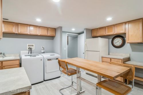 4541 Hermitage Ave, Chicago IL 60609-3811 exterior