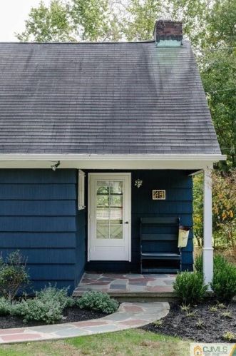 45 Calvert Ave, Edison, NJ 08820-3251