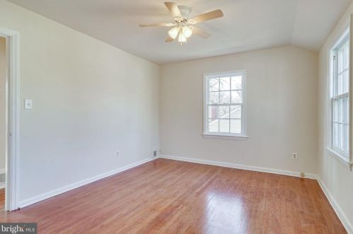 2701 Farmington Dr, Alexandria VA 22303-1315 exterior