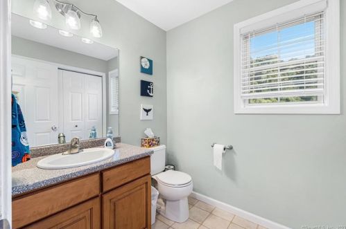 1 Bush Ln, Enfield CT 06082-5230 exterior