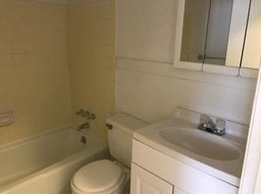 4076 Brewer Dr, Atlanta GA 30331-4354 exterior