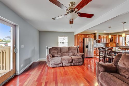 8236 Berwyn Ave, Chicago IL 60656-1455 exterior