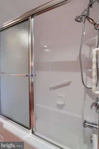 830 Imperial Dr, Lancaster PA 17601-2015 exterior